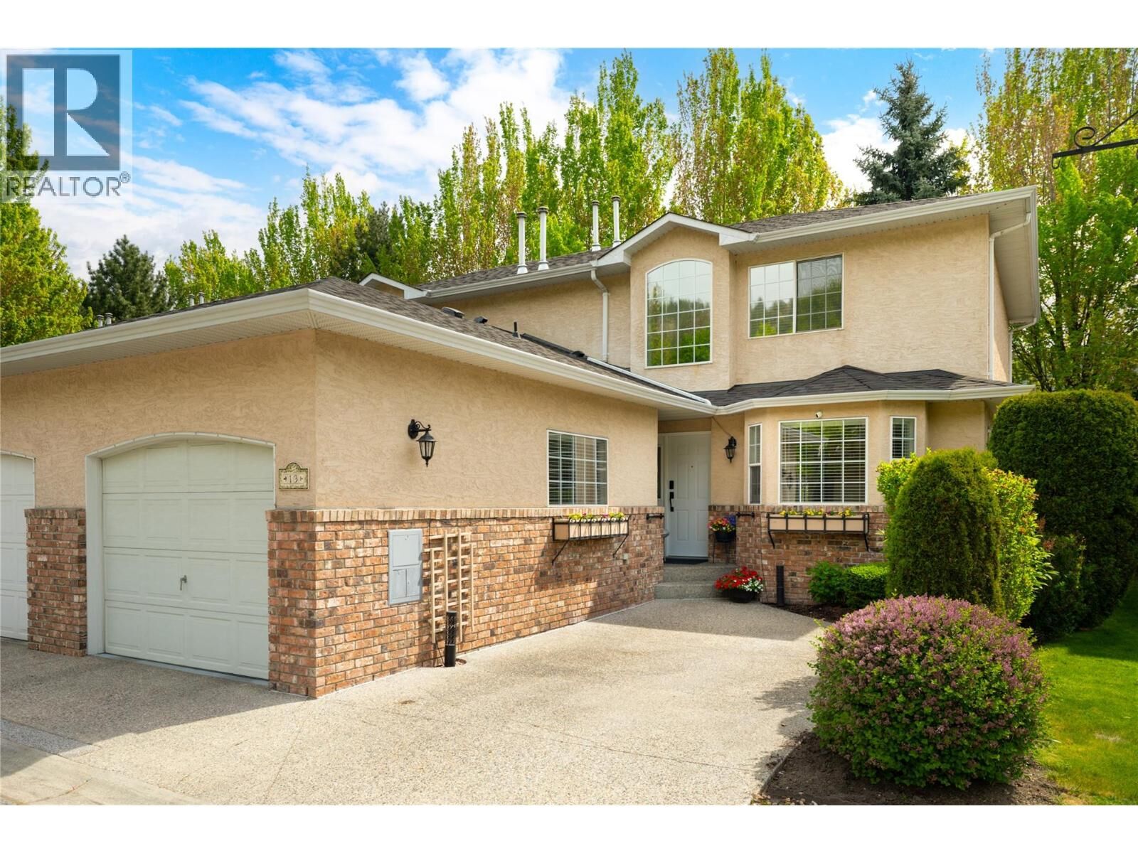 Property Photo:  527 Yates Road 13  BC V1V 1Z5 