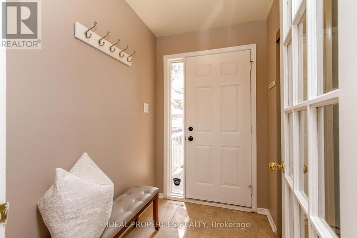 Property Photo:  39 Huntings End Avenue  ON K2M 1R2 