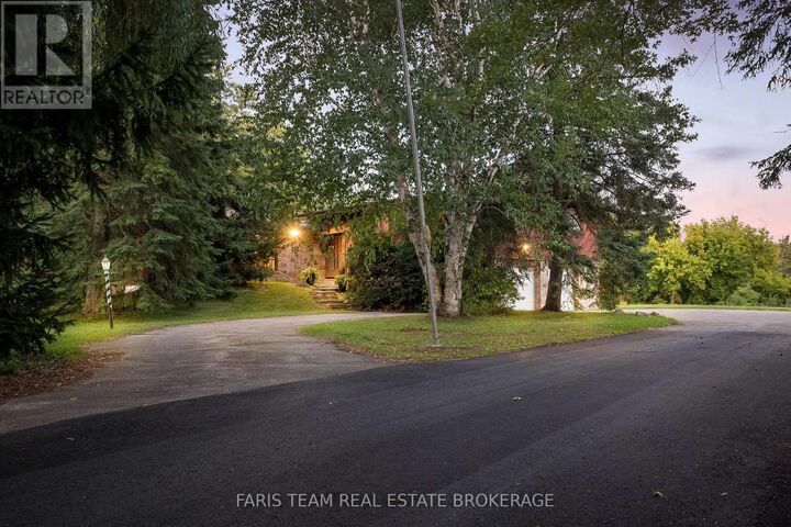 Property Photo:  175 South Summit Farm Road  ON L7B 1J8 