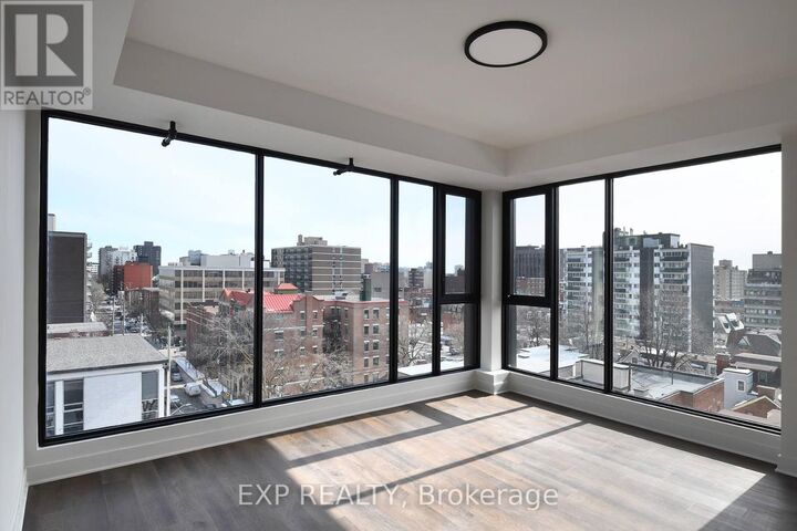 Property Photo: 331 Cooper Street 803 ON K2P 0G5