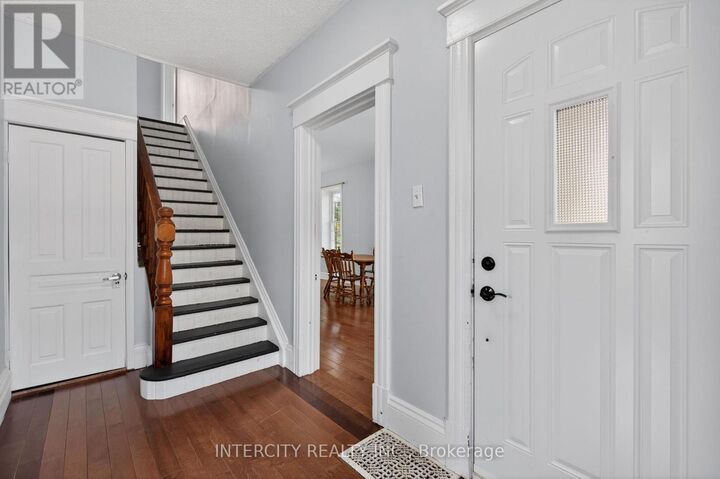 Property Photo:  8731 Wellington Road 124  ON N1H 6H7 