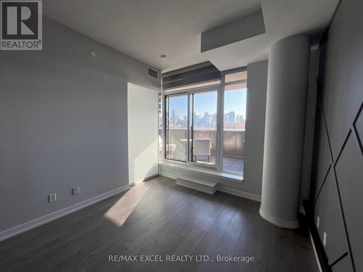 Property Photo:  297 College Street 503  ON M5T 0C2 