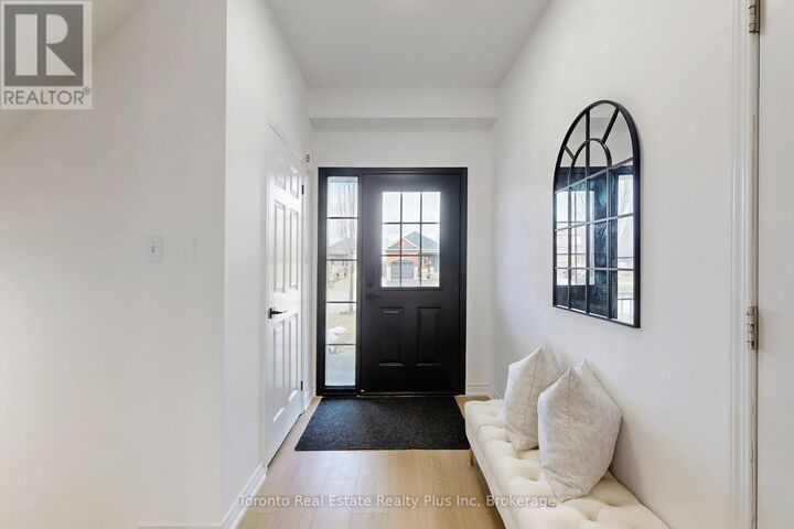 Property Photo:  1303 Macinally Court  ON L1K 0B6 