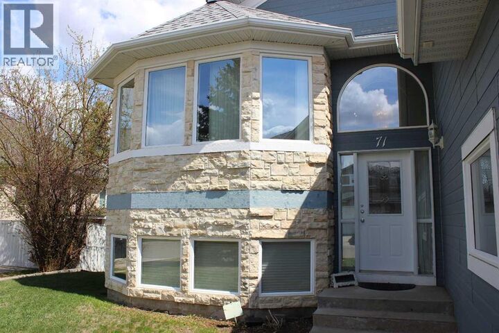 Property Photo:  71 Park Place West  AB T1R 1G6 