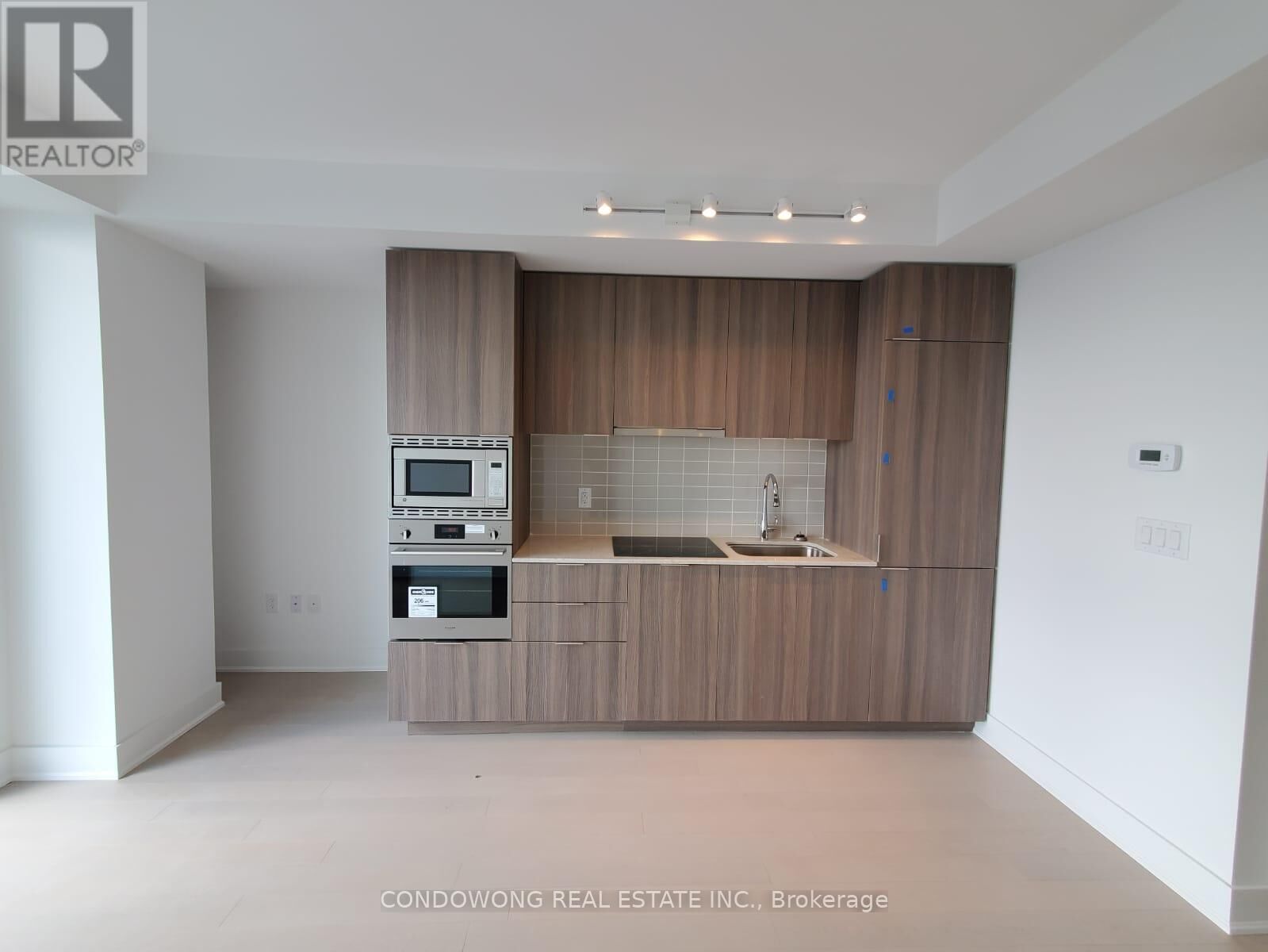 Property Photo:  955 Bay Street 3804  ON M5S 0C6 