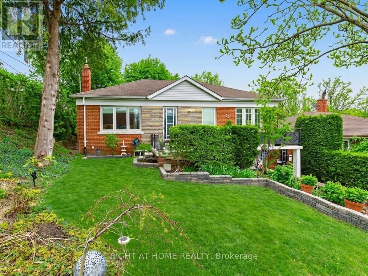 Property Photo:  85 Flamborough Drive  ON M6M 2R8 
