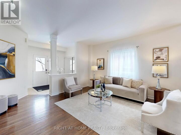 Property Photo:  20 Charlemagne Avenue  ON L4M 0A7 