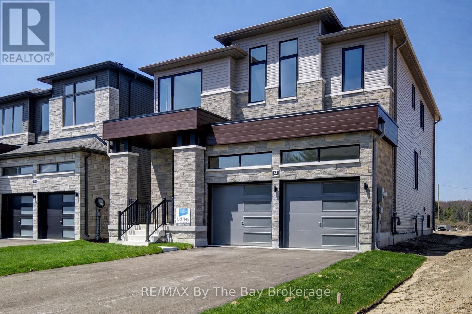 Property Photo:  63 Rosanne Circle  ON L9Z 0M8 