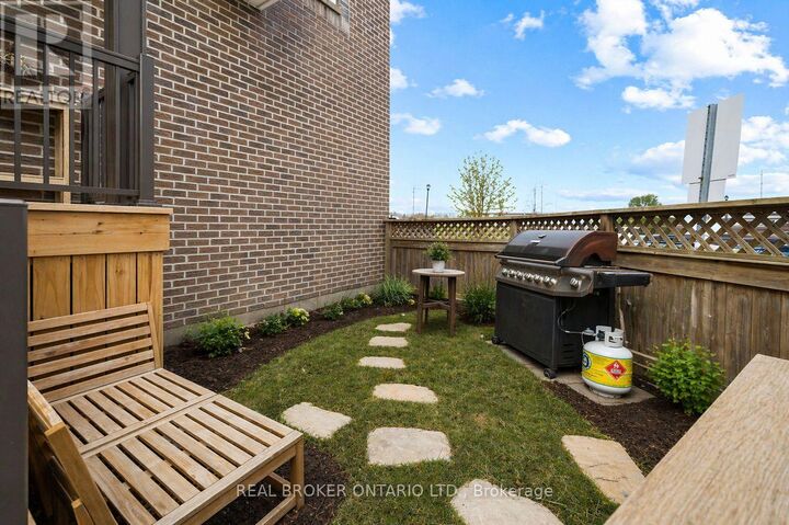 Property Photo:  7 Timberview Way 3  ON K2H 9M5 