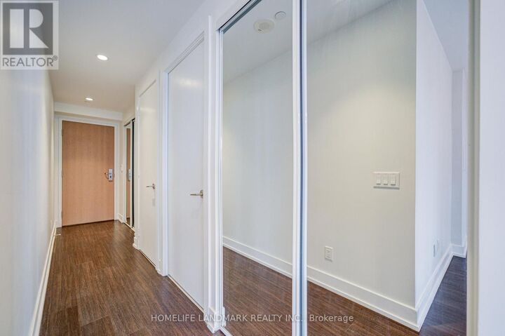 Property Photo:  7 Grenville Street 5302  ON M4Y 0E9 