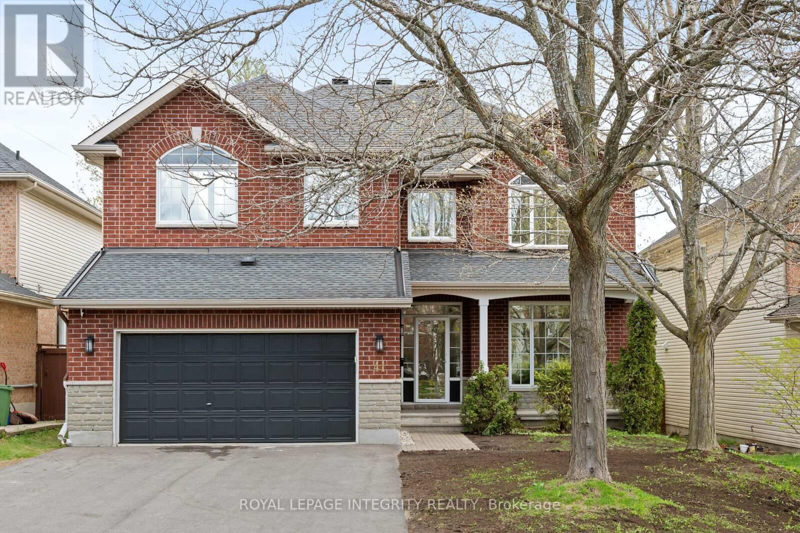Property Photo:  41 Bramblewood Crescent North  ON K2M 2H2 