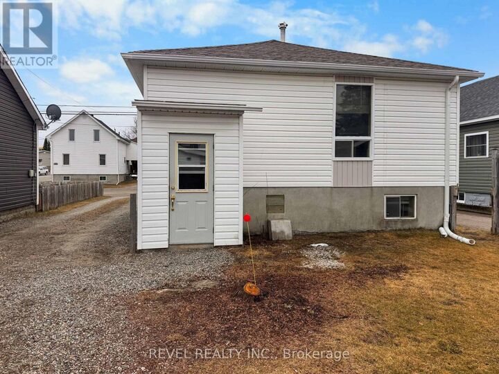 Property Photo:  216 Bannerman Avenue  ON P4N 2Y9 
