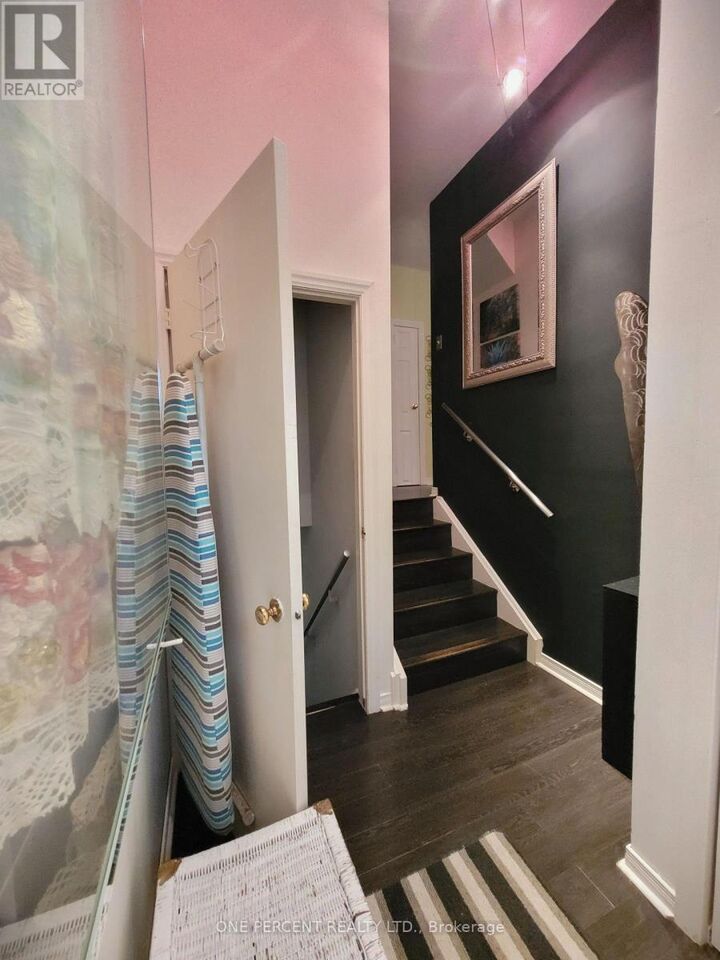 Property Photo:  185 Denistoun Street South 126  ON L3C 6J6 