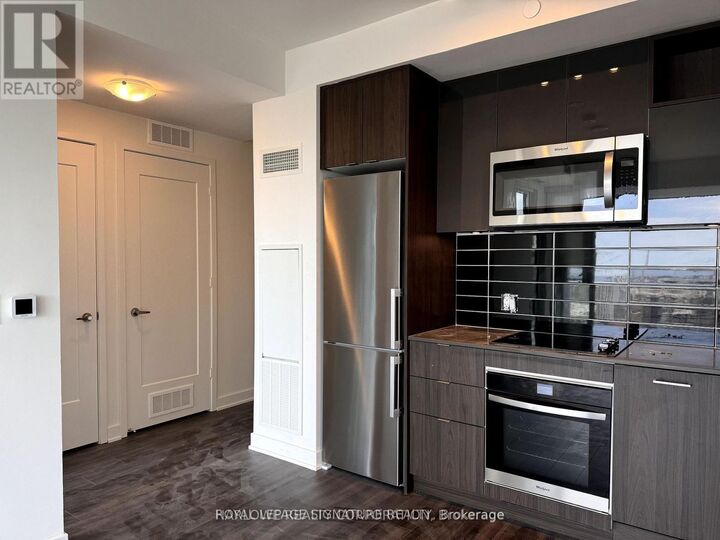 Property Photo:  70 Princess Street Lph2904  ON M5A 0X6 