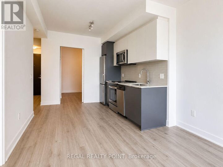 Property Photo:  8868 Yonge Street 812E  ON L4C 1Z8 