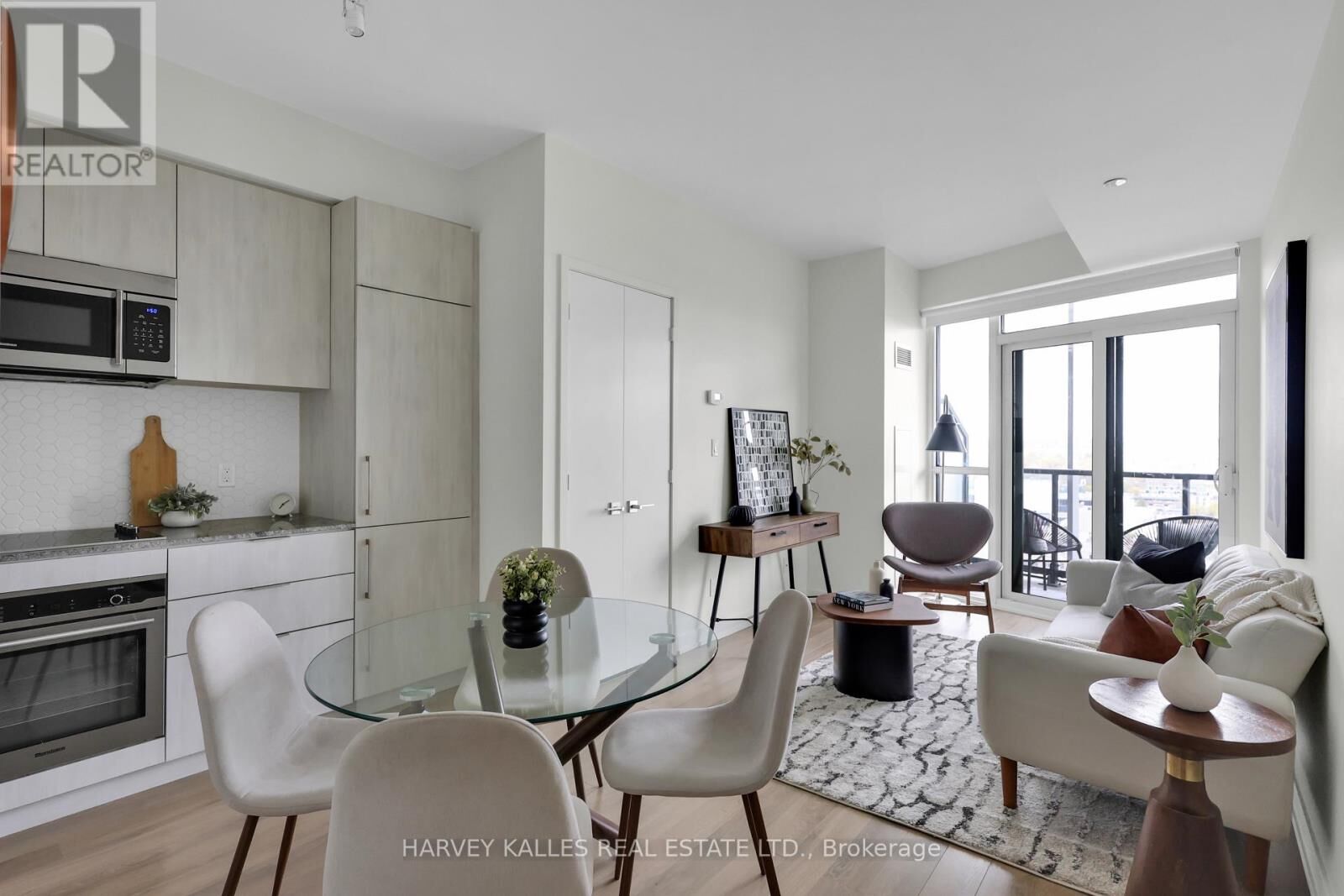 Property Photo:  50 Ordnance Street 1608  ON M6K 0C9 