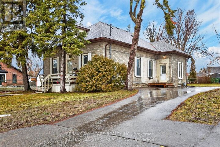 Property Photo:  36 Caroline Street  ON K9V 1T1 