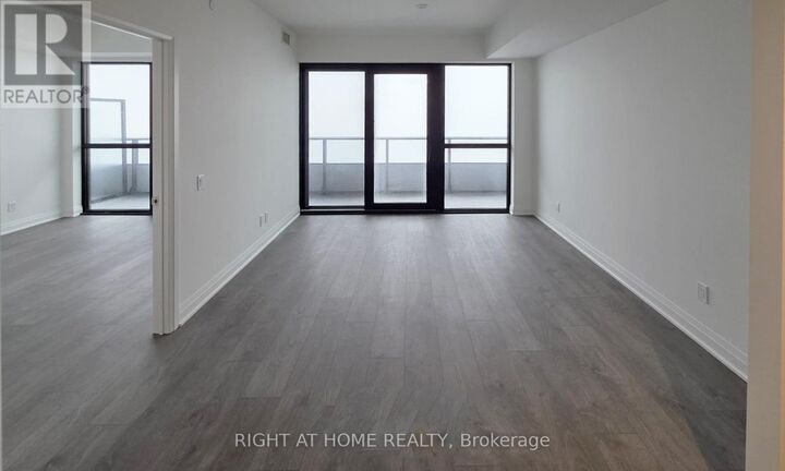 Property Photo:  4015 The Exchange 5811 Lph  ON L5B 0N9 