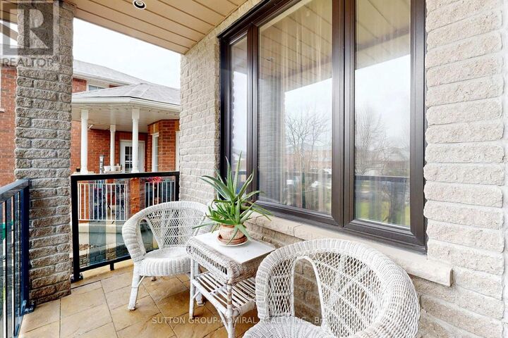 Property Photo:  32 Stephanie Lane  ON L4N 0V1 