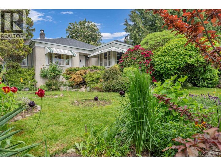 Photo de la propriété:  2245 West 22nd Avenue  BC V6L 1L6 