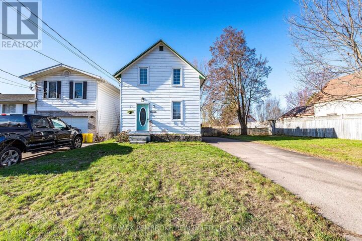 Property Photo:  566 Perth Street  ON K8A 6B6 