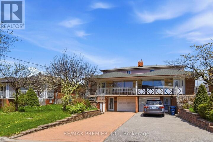 Property Photo:  40 Donofree Road  ON M6L 2P5 