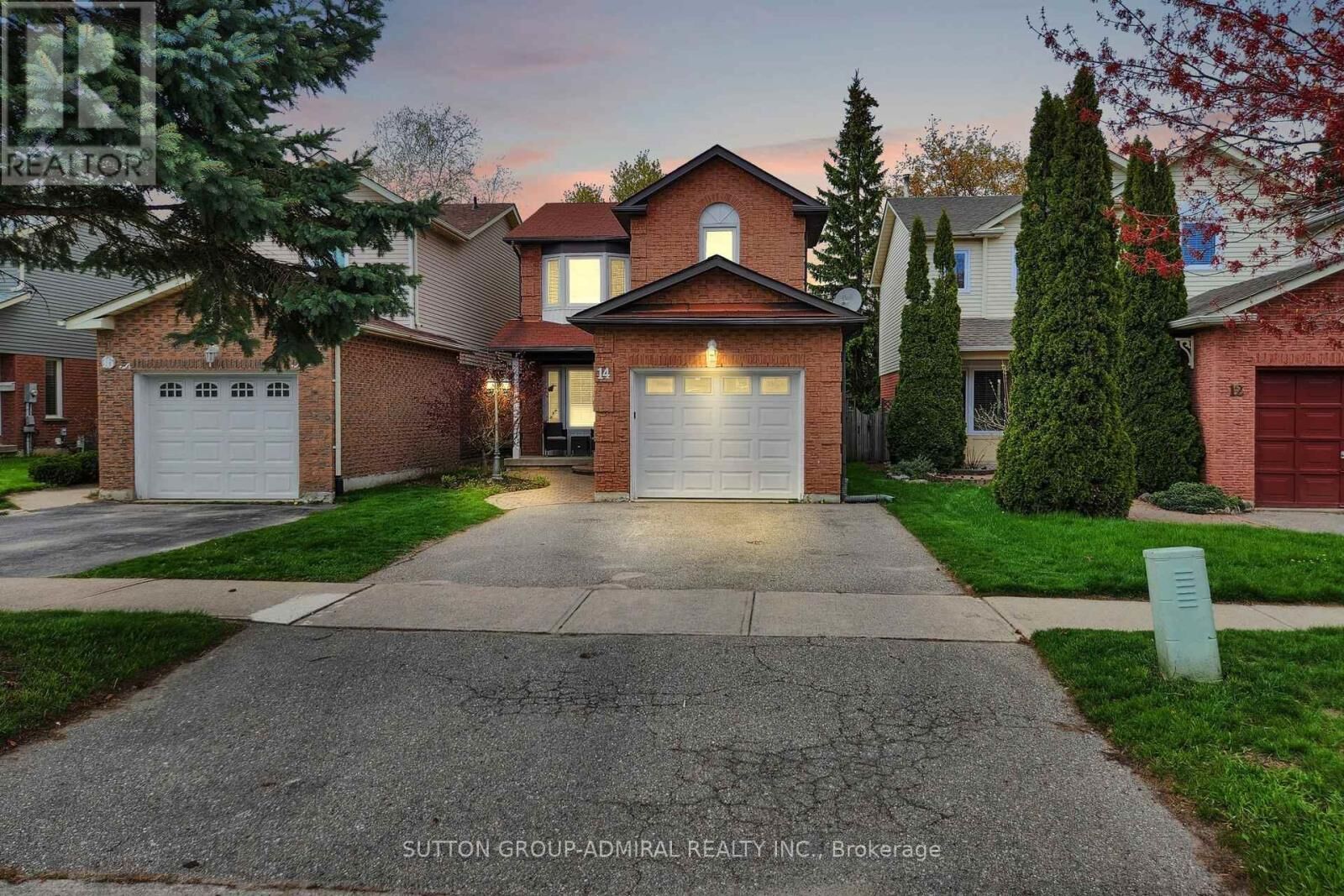 Property Photo:  14 Windham Crescent  ON L1E 1Y7 
