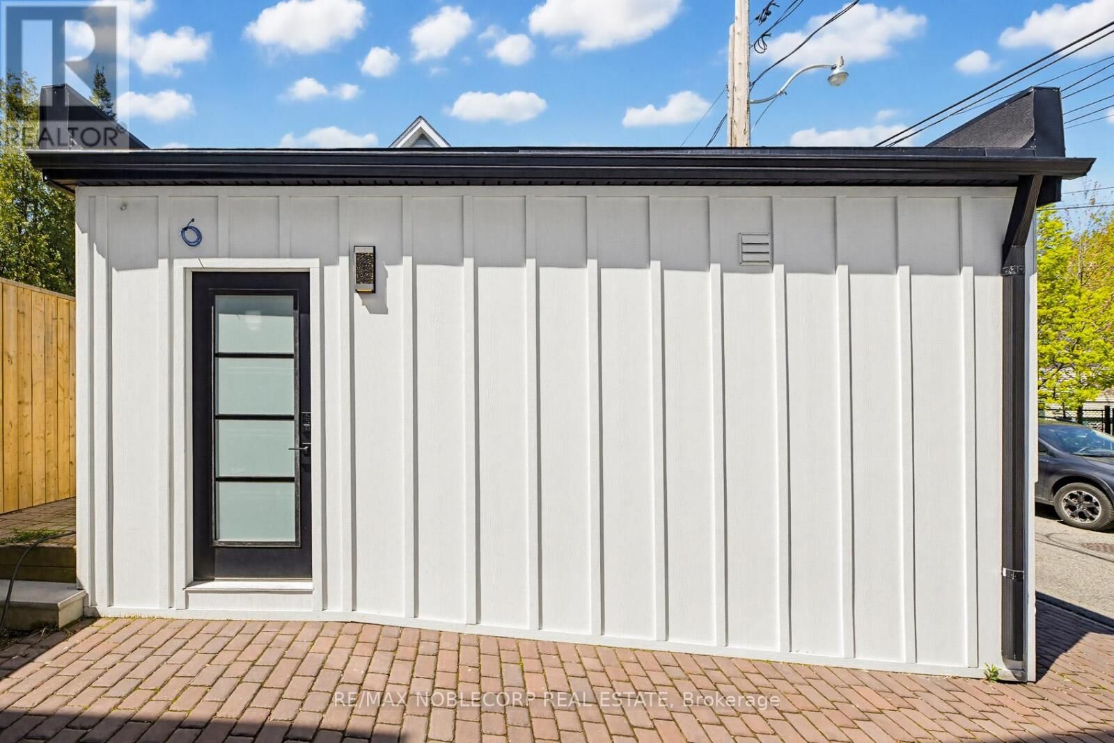 Property Photo:  108 Enderby Road 5  ON M4E 2S5 