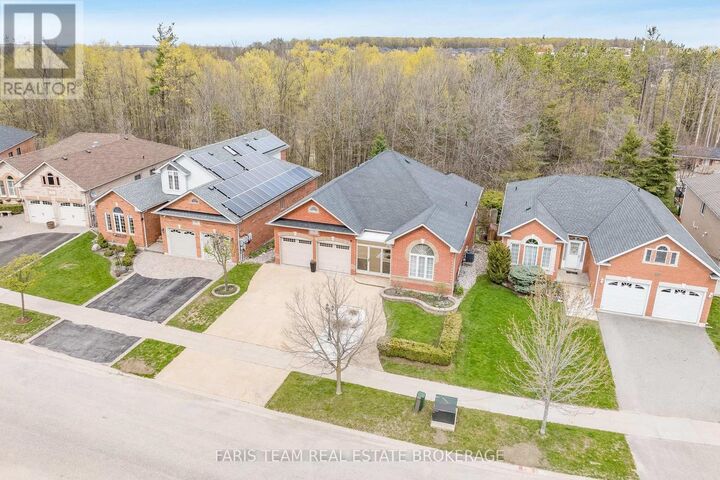 Property Photo:  56 Edwards Drive  ON L4N 9K8 