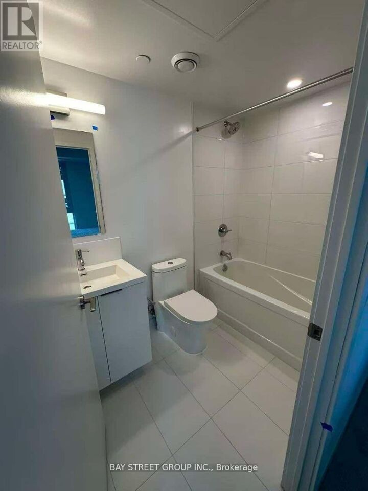 Property Photo:  230 Simcoe Street 1329  ON M5T 1T4 