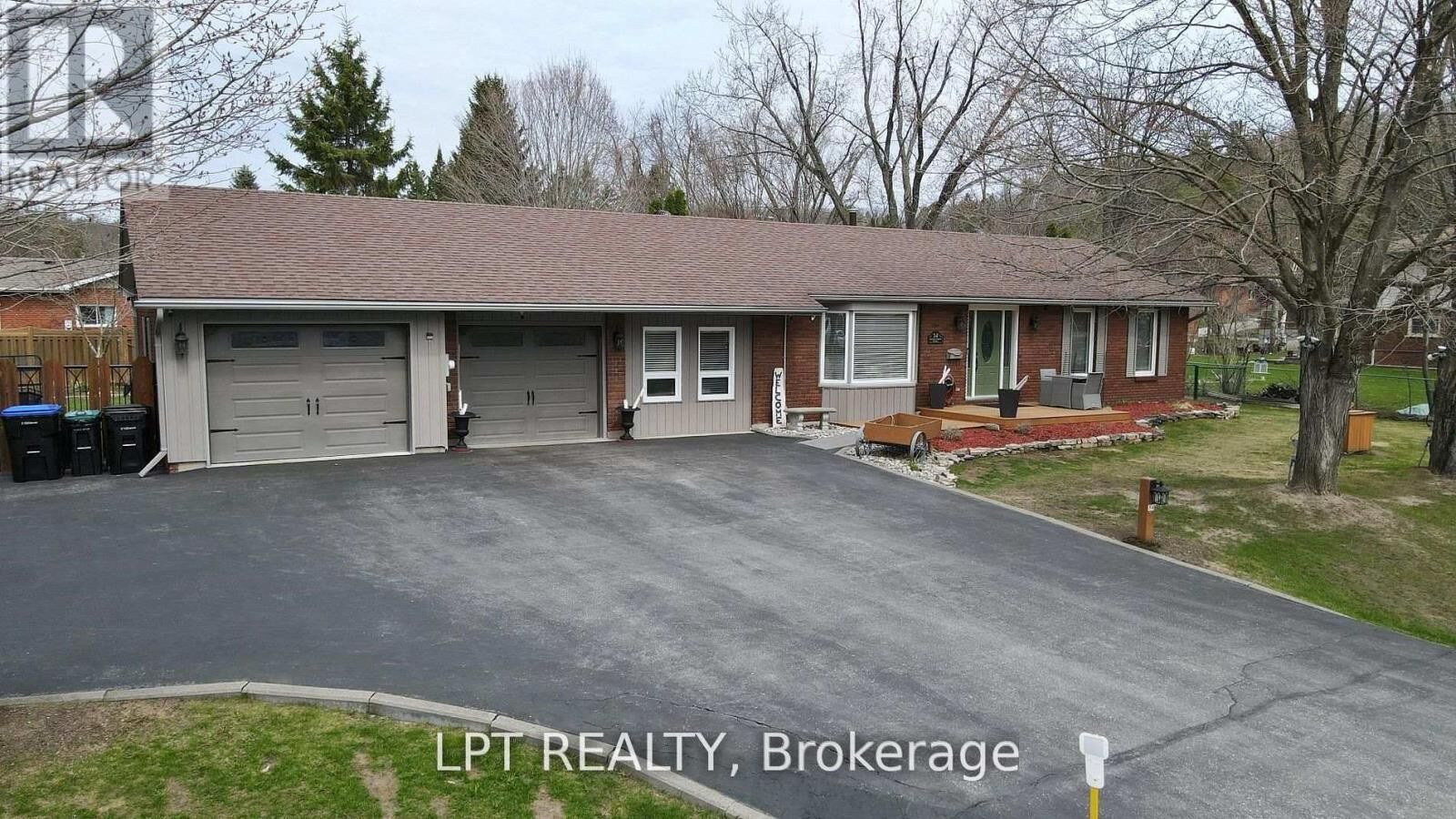 Property Photo:  34 Cedar Creek Road  ON L9X 0P5 