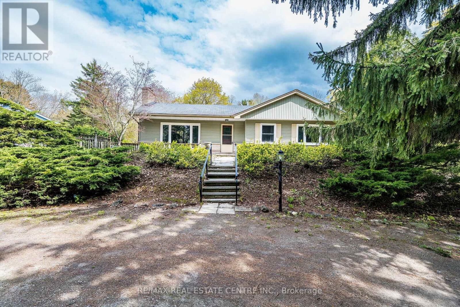 Property Photo:  1368 2 Sideroad  ON L7P 0G9 