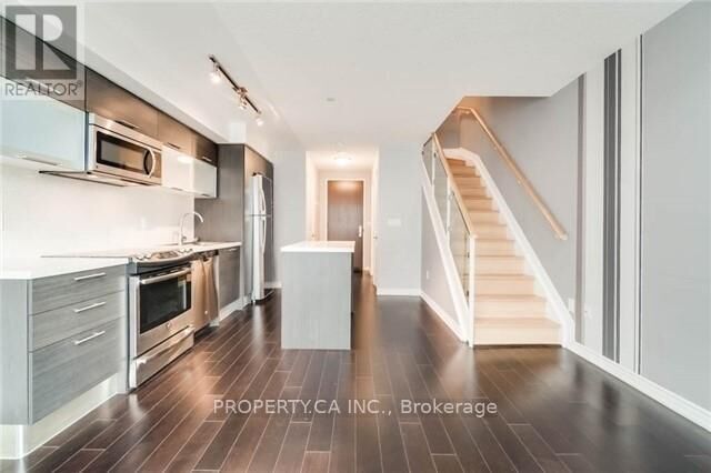 Property Photo:  386 Yonge Street 514  ON M5B 0A5 