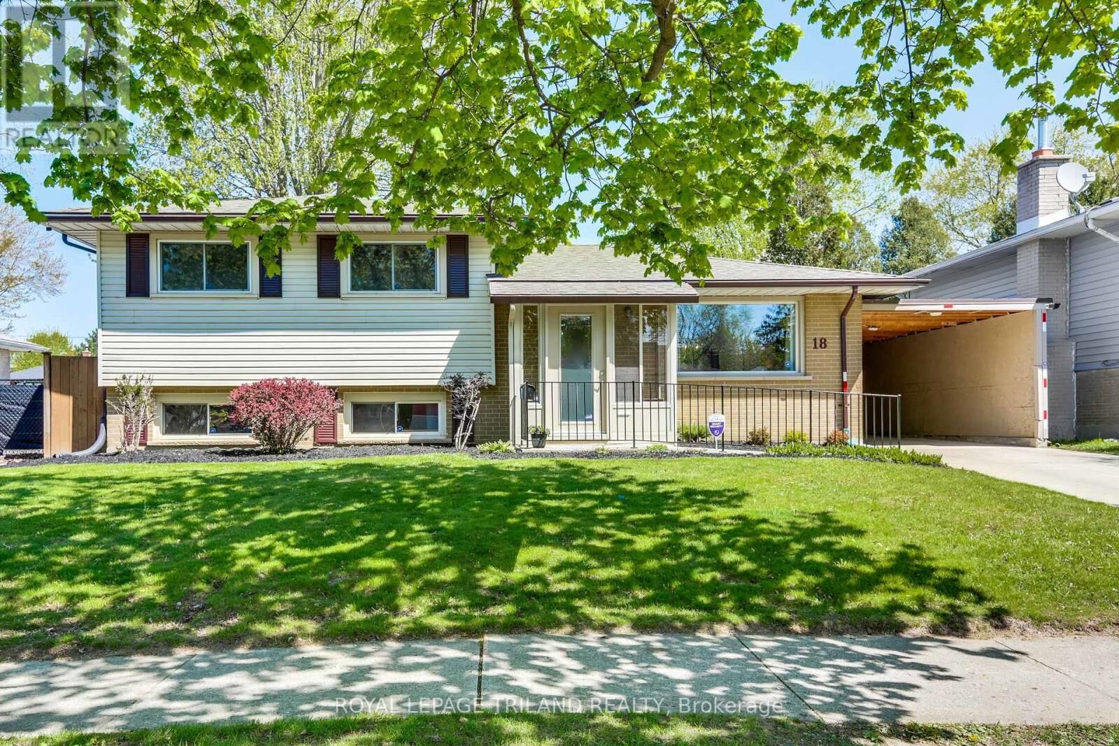 Property Photo:  18 Noel Avenue  ON N5V 1A9 
