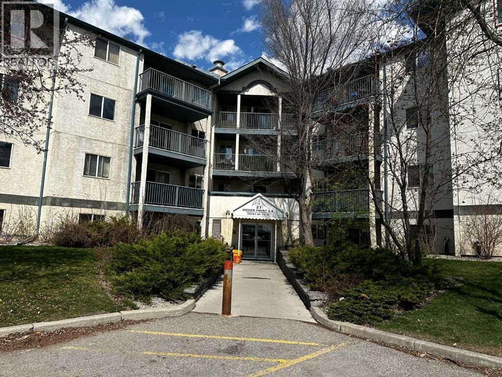 Property Photo:  21 Dover Point Southeast  AB T2B 3K4 