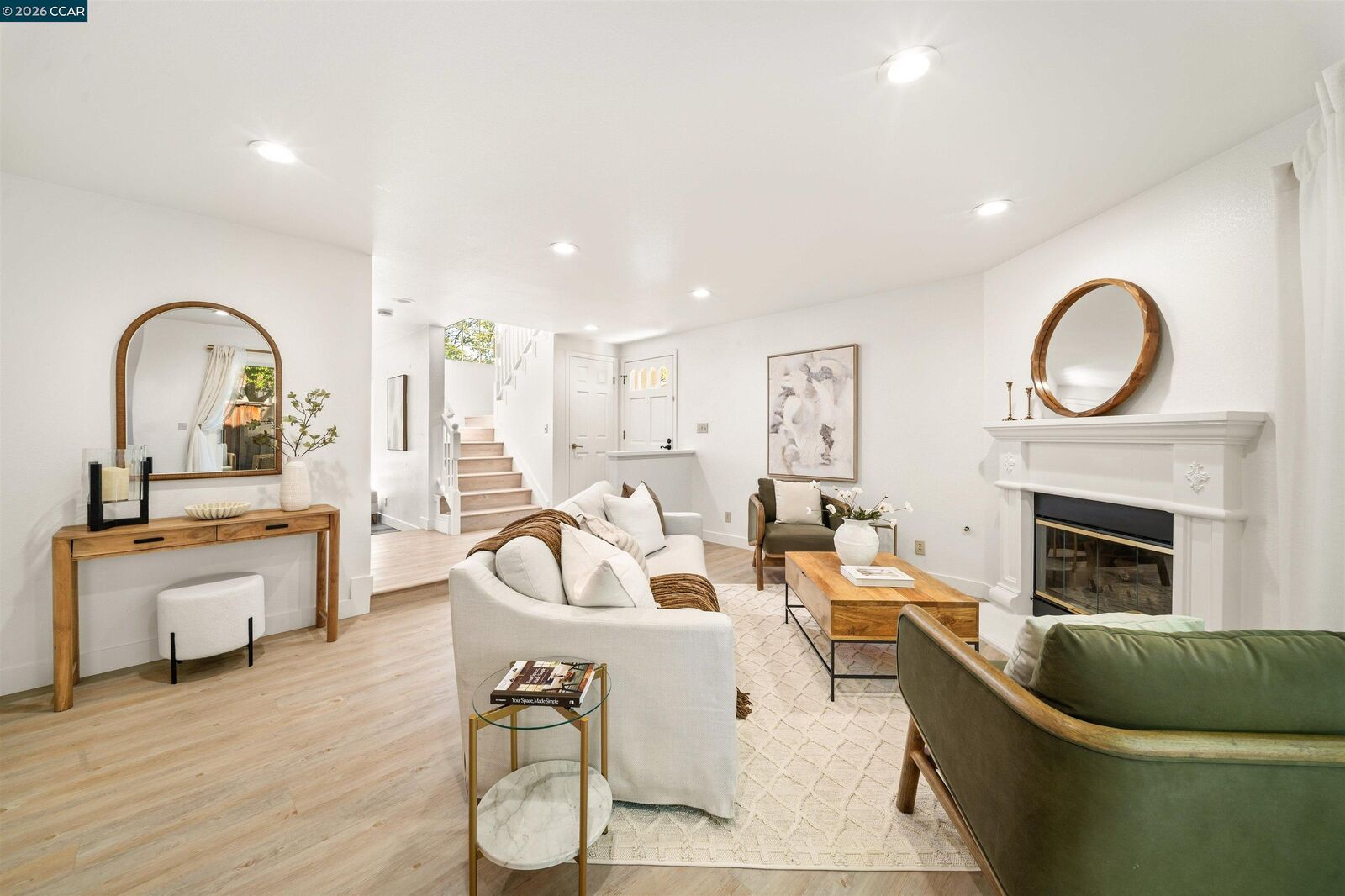 Property Photo:  401 S Clovercrest Ln  CA 94582 