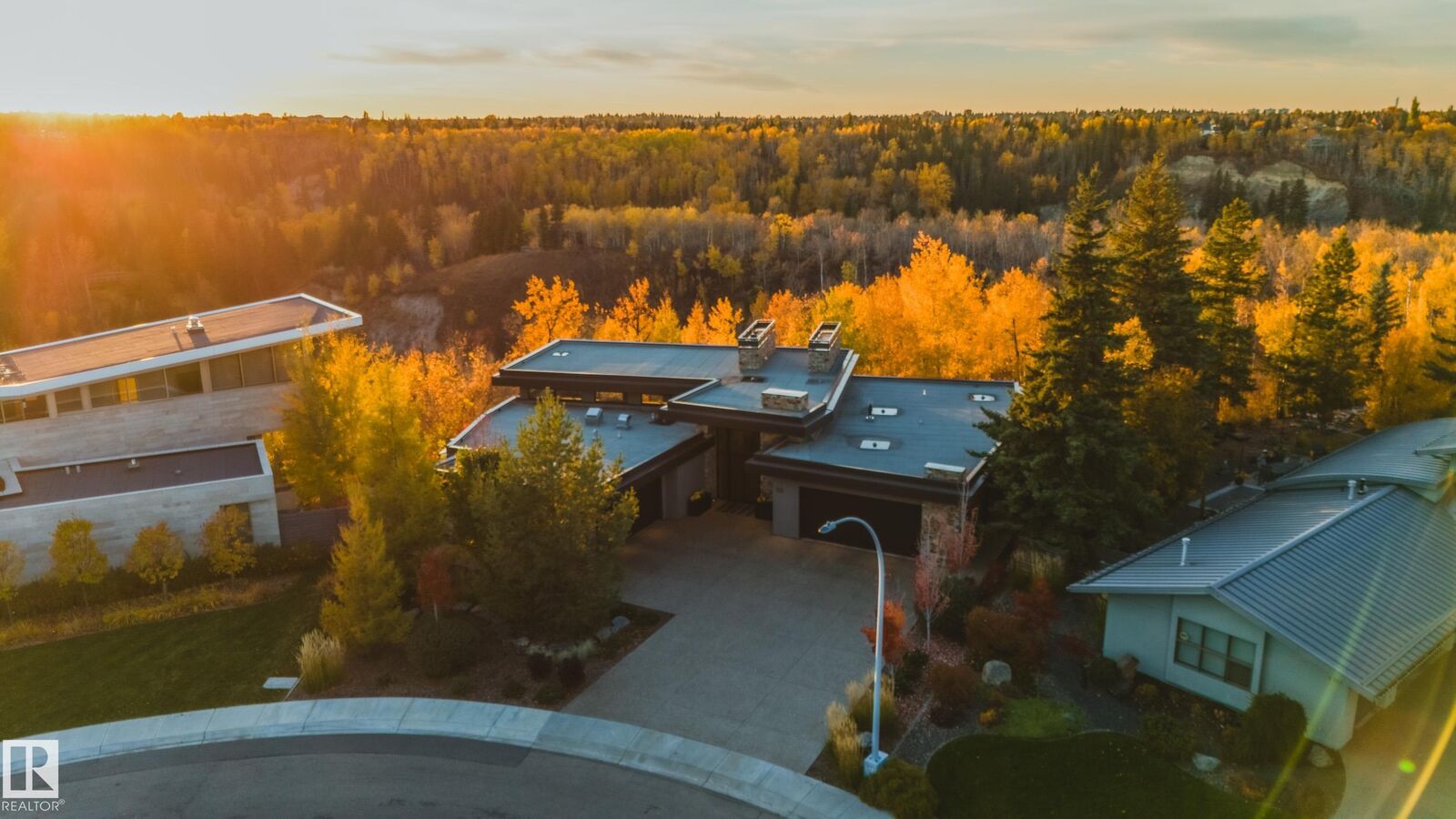 Property Photo: 112 Westbrook Drive NW AB T6J 2E1