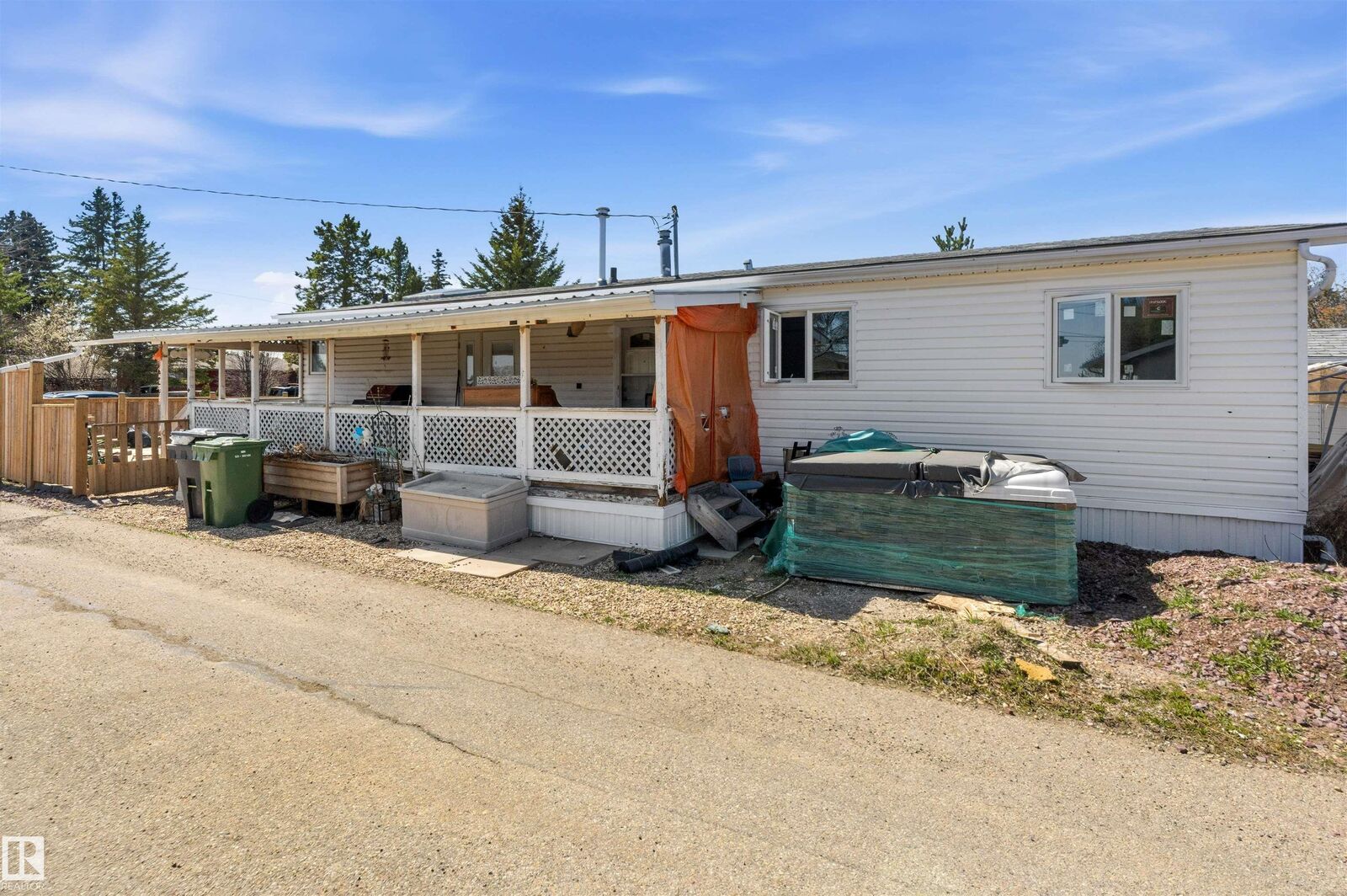 Property Photo:  5220 54 Avenue  AB T0E 2K0 