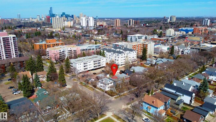 Property Photo:  10956 81 Avenue NW  AB T6G 0S2 