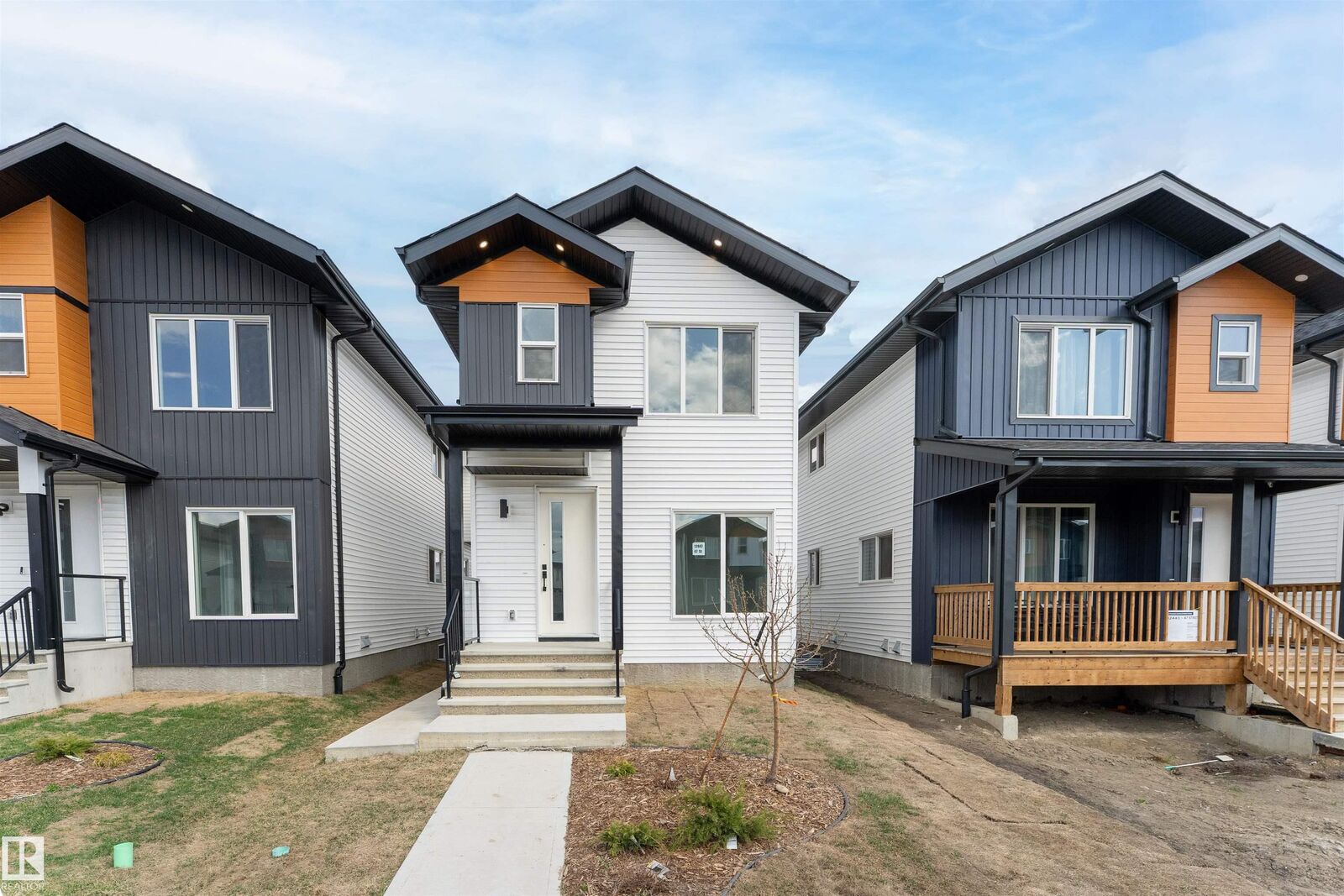 Property Photo:  12447 47 Street NW  AB T5W 5E5 