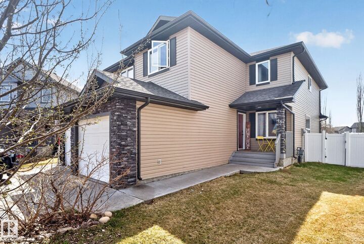 Property Photo:  18 Austin Court  AB T7X 0N4 