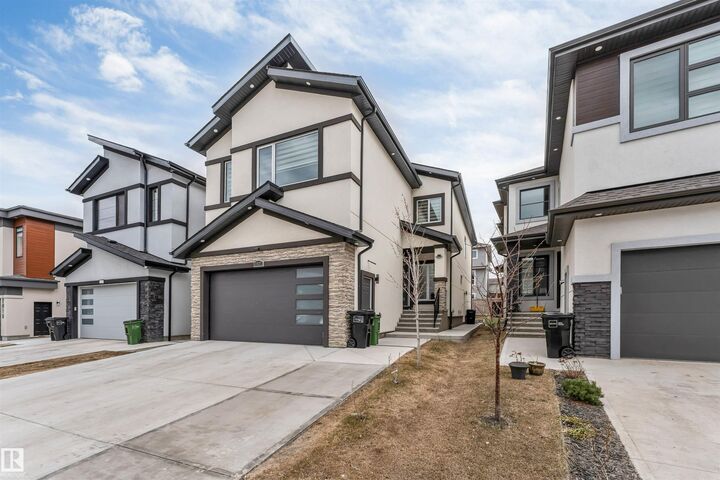 Property Photo:  1827 17 Avenue NW  AB T6T 2N1 