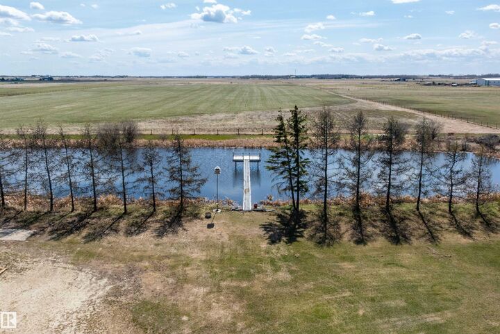 Property Photo:  25057 Twp Rd 490  AB T4X 2N5 