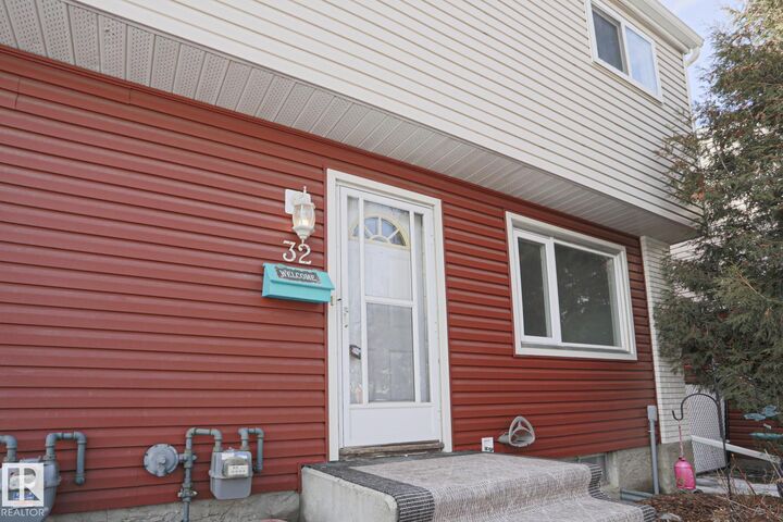 Property Photo:  32 Habitat Crescent NW  AB T5A 2X7 