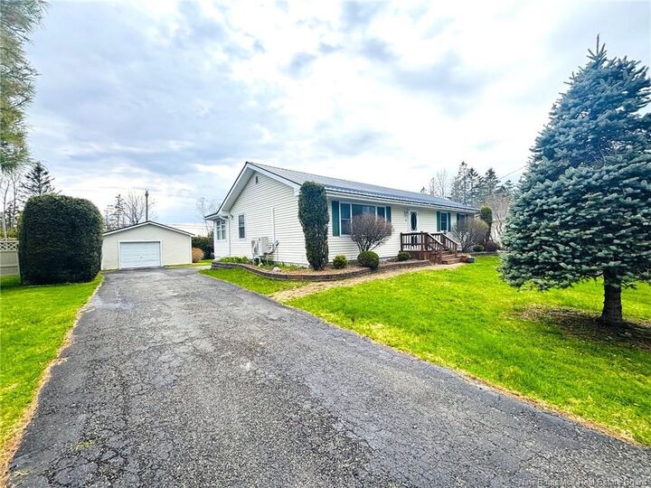 Property Photo:  35 Thomas Avenue  NB E5B 2M7 