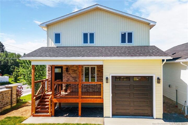 Property Photo:  6 Briar Brook Place  NB E3A 3N1 