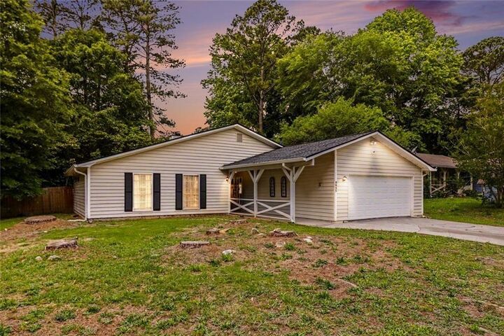Property Photo: 8895 Wesley Place GA 30238