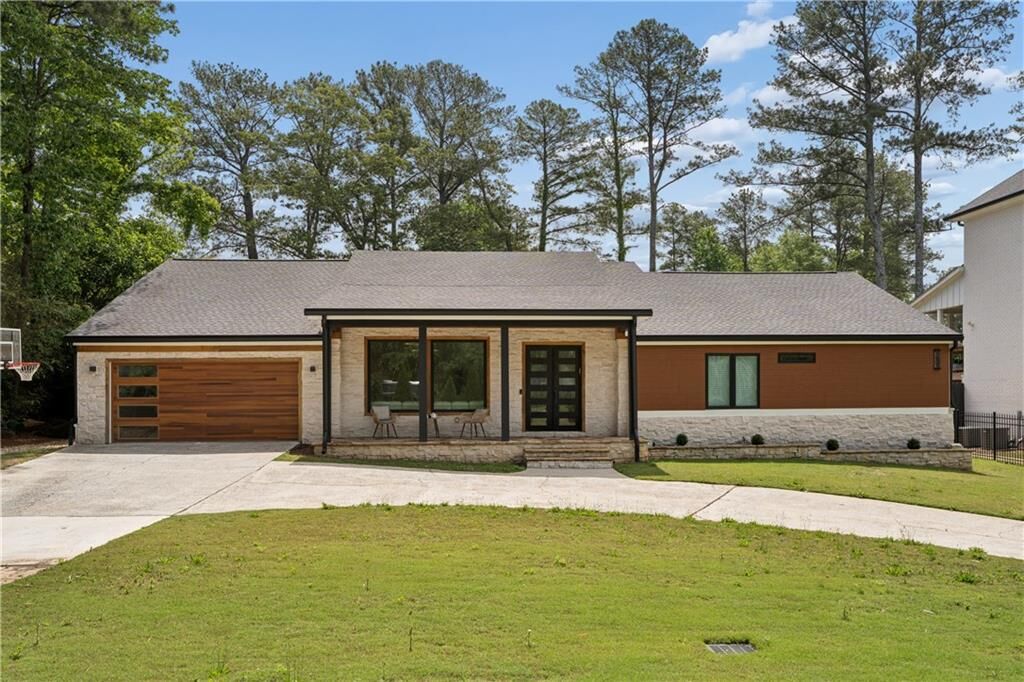 Property Photo:  4130 Lower Roswell Road  GA 30068 