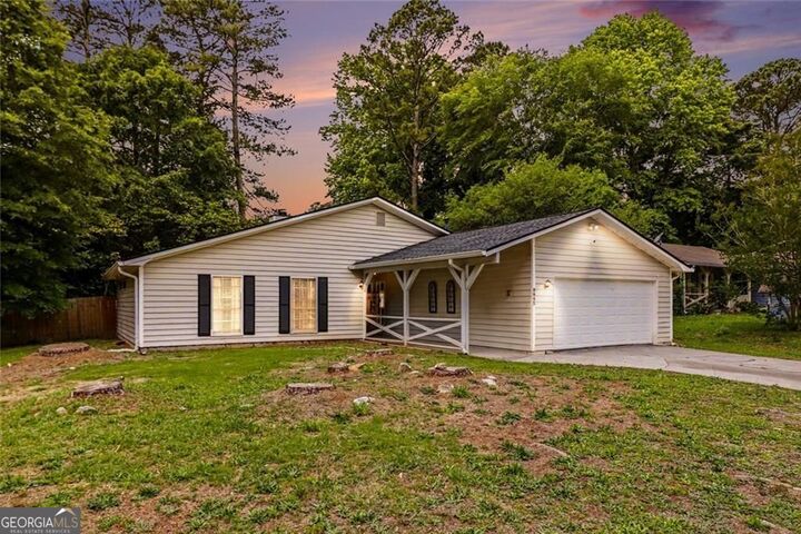 Property Photo: 8895 Wesley Place GA 30238