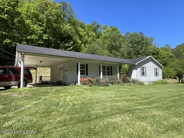 Property Photo:  144 Bee Rd  KY 41653 